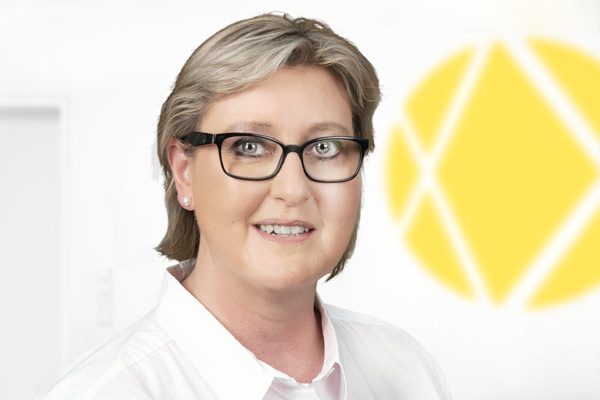 Katrin Sutter in der Praxis der Frauenärztinnen in Bielefeld